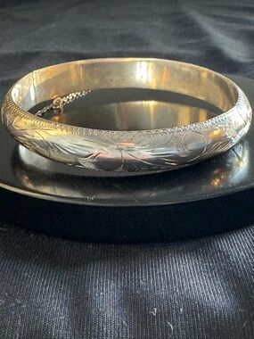 Vintage Sterling Silver Hinged Bangle Bracelet 925 Engraved Floral Safety Chain